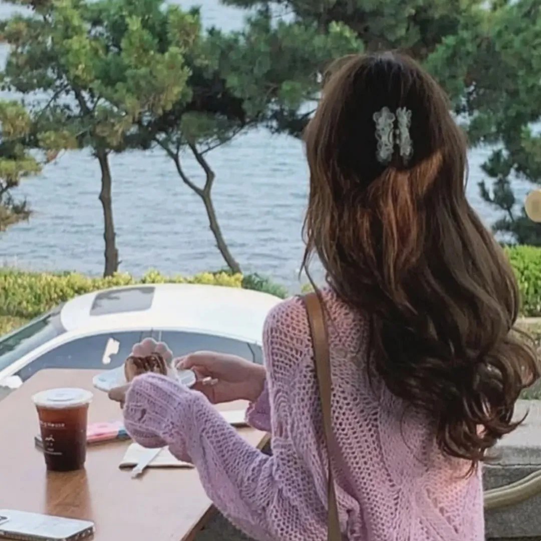 比基尼少女